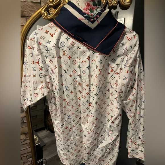 ***Rare****Louis Vuitton Long Sleeve monogram button down with scarf - Picture 2 of 15